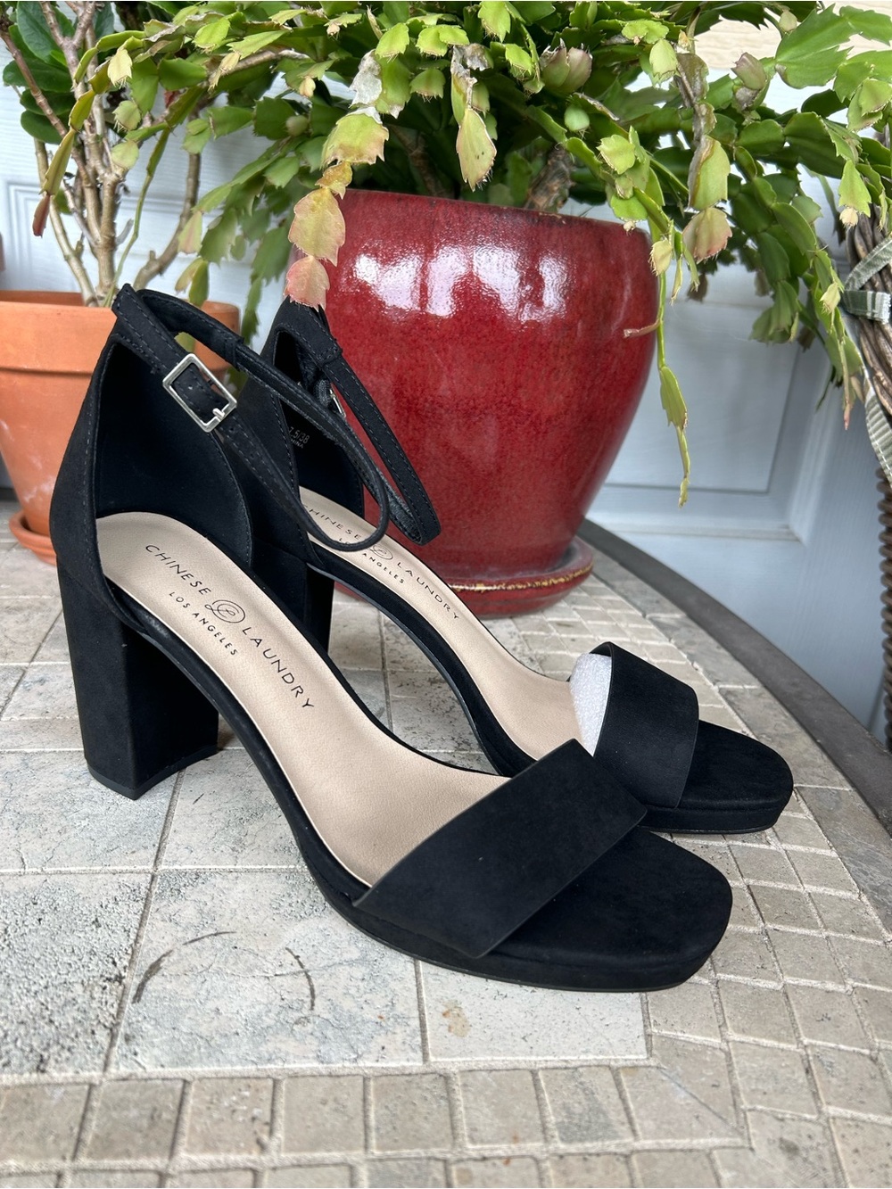 Chinese Laundry Black Suede Block Heel Sandals with Ankle Strap Sz 7.5 Nwob